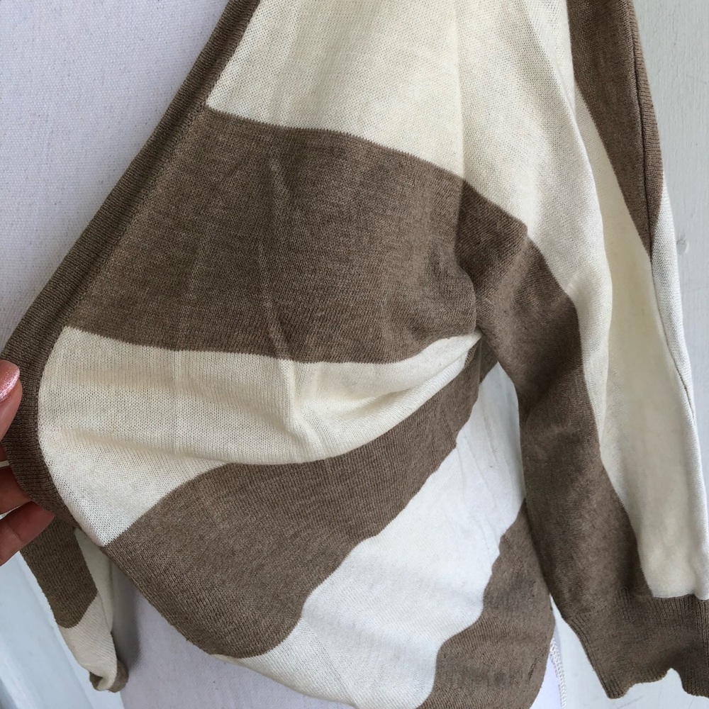 Cream and tan colored open cardigan - Picture 4 of 4